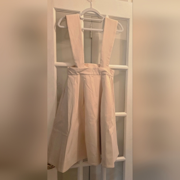 Aleeza Marci Elegant Cream A-Line Skirt With Detachable Straps- Flowy!! - Picture 8 of 11